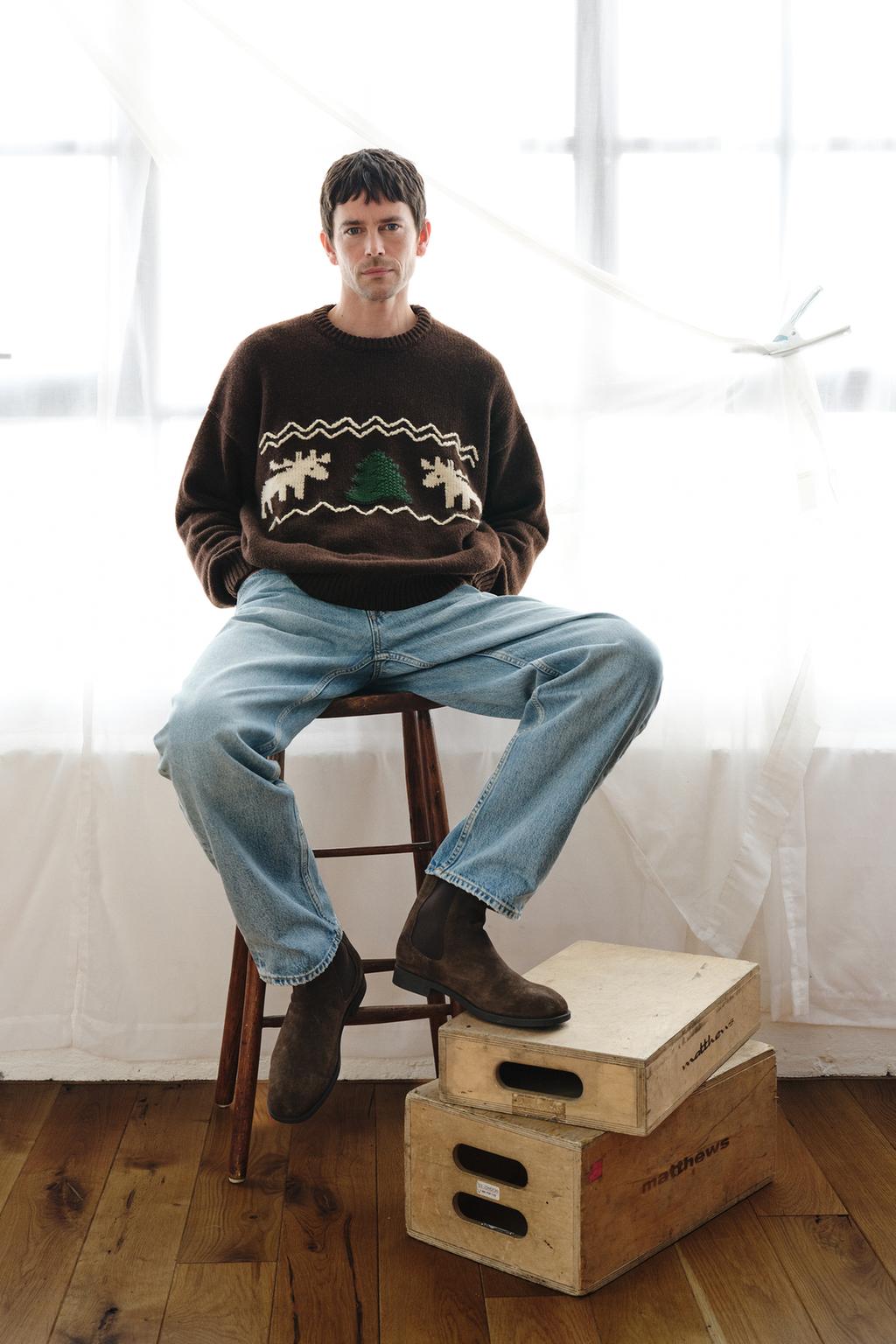 СВИТЕР ИЗ СМЕСОВОЙ ШЕРСТИ С ВЫШИВКОЙ В ВИДЕ ОЛЕНЕЙ