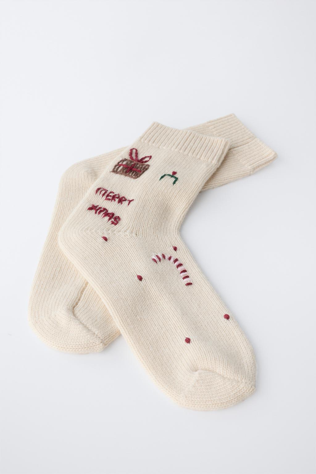 НОСКИ ИЗ СМЕСОВОЙ ШЕРСТИ С ВЫШИВКОЙ