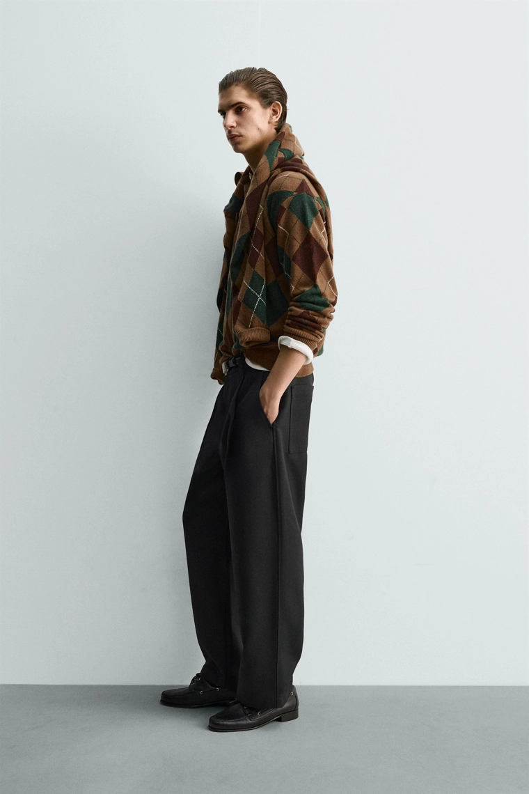 Поло из вязаного шерстяного полотна с узором в виде ромбов