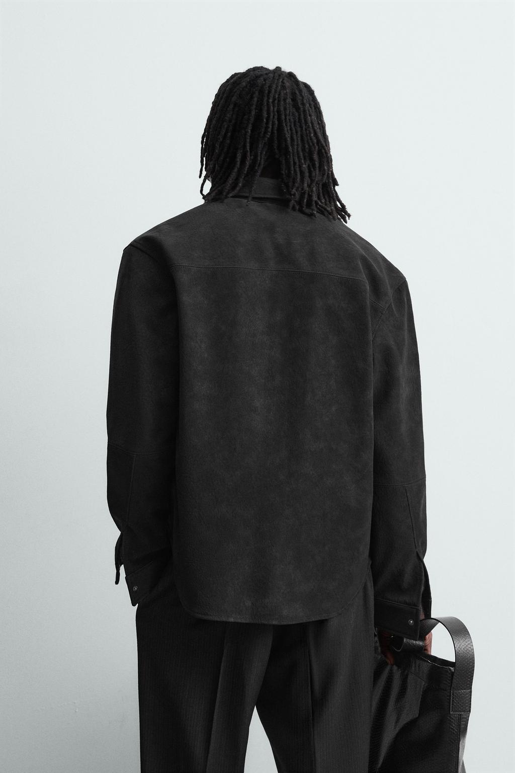 КУРТКА-РУБАШКА СВОБОДНОГО КРОЯ ИЗ ИСКУССТВЕННОЙ КОЖИ