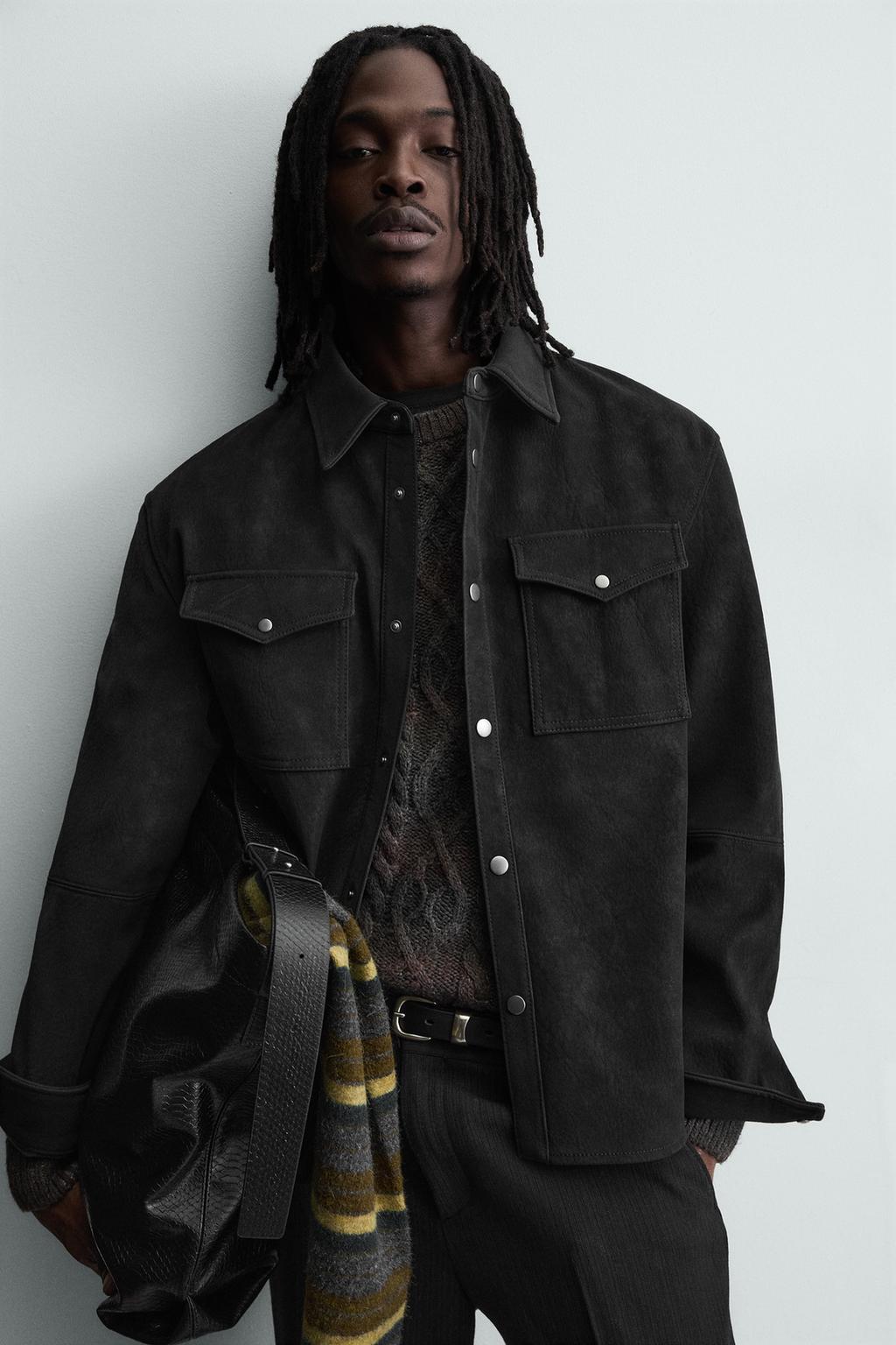 КУРТКА-РУБАШКА СВОБОДНОГО КРОЯ ИЗ ИСКУССТВЕННОЙ КОЖИ