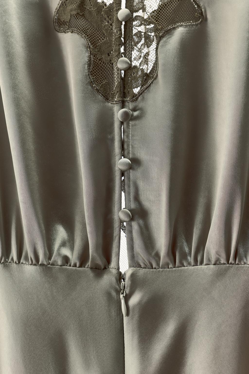 АТЛАСНОЕ ПЛАТЬЕ С КРУЖЕВОМ