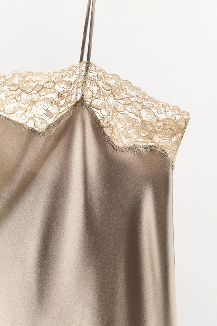 ШЕЛКОВОЕ ПЛАТЬЕ В БЕЛЬЕВОМ СТИЛЕ С КРУЖЕВОМ