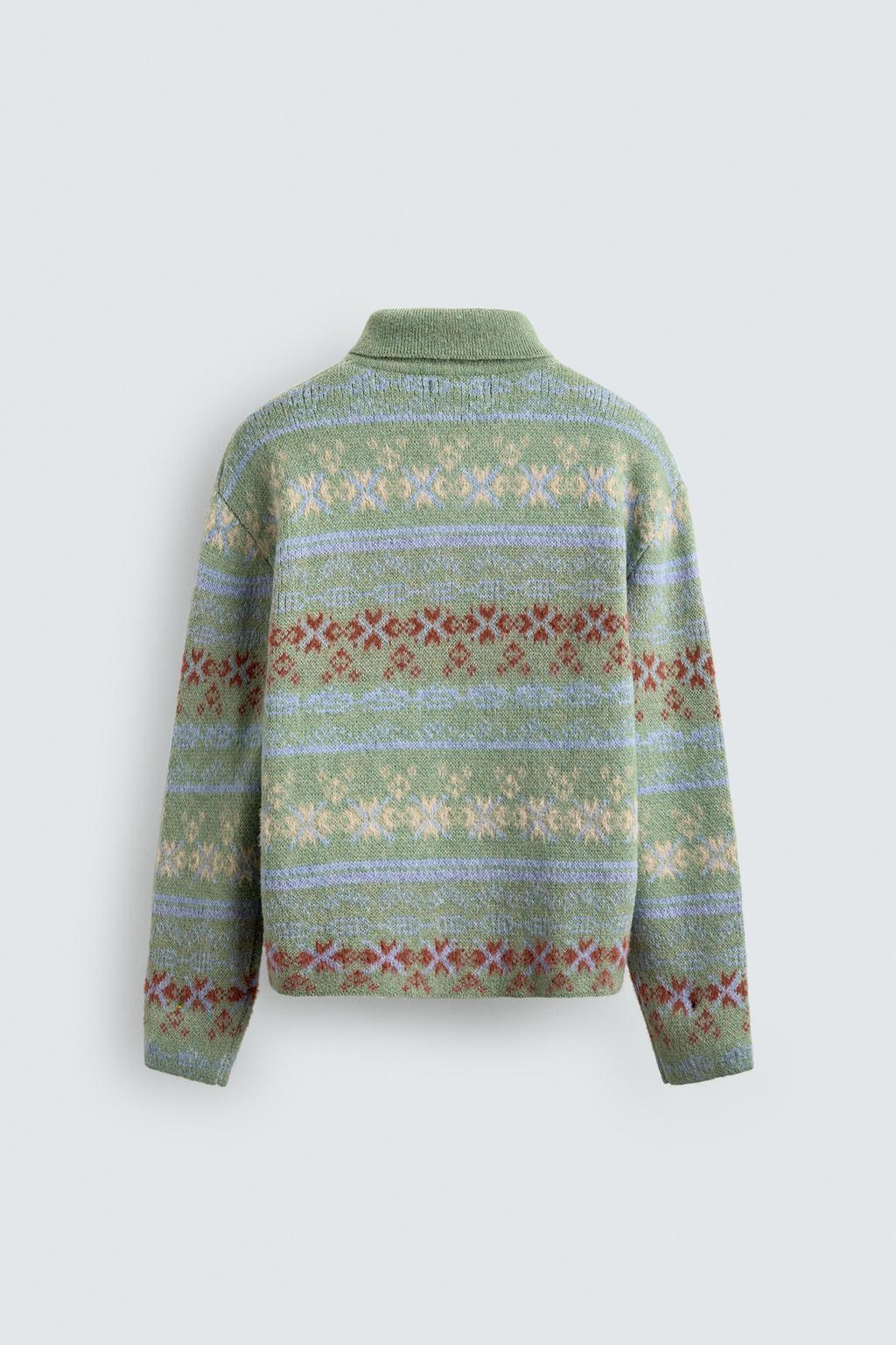 ПОЛО ИЗ ЖАККАРДОВОГО ТРИКОТАЖА С ГЕОМЕТРИЧЕСКИМ УЗОРОМ И ТЕКСТУРОЙ