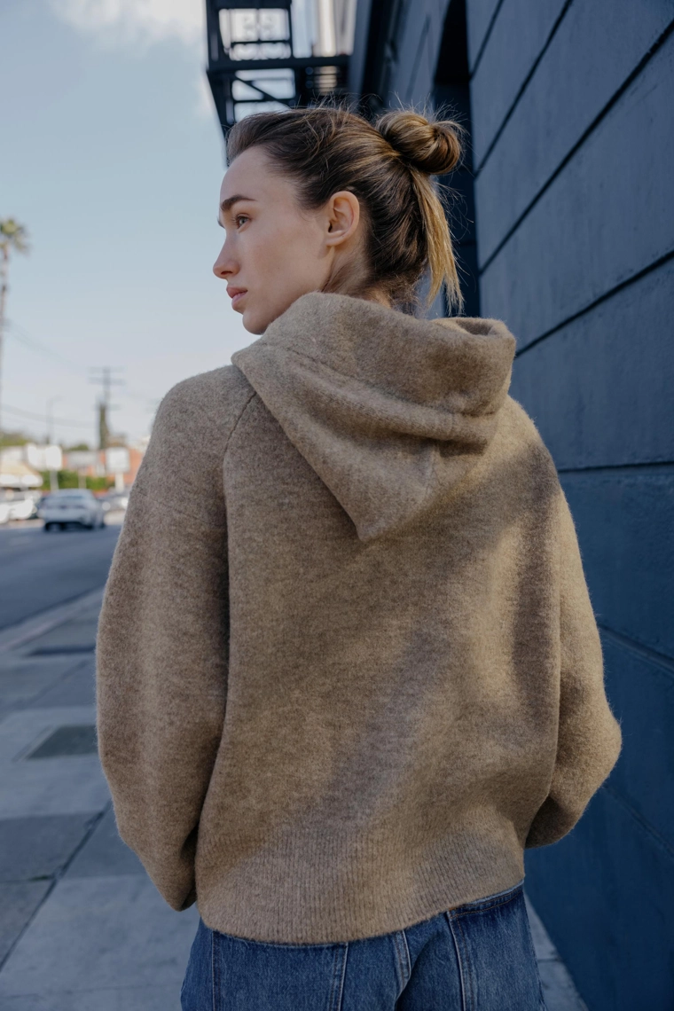 КАРДИГАН С КАПЮШОНОМ И ЗАВЯЗКАМИ