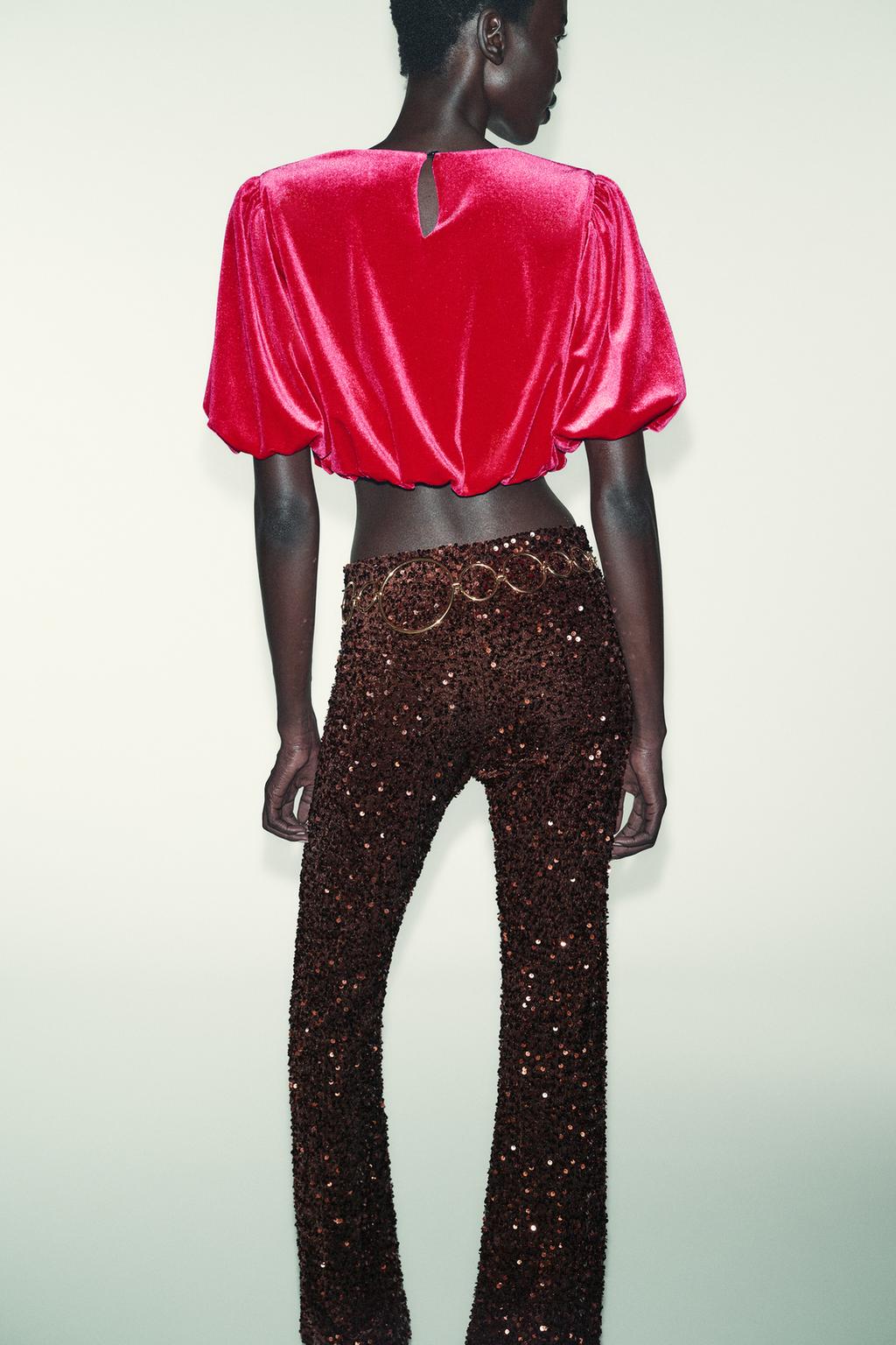 УКОРОЧЕННЫЙ ВЕЛЬВЕТОВЫЙ ТОП ОБЪЕМНОГО КРОЯ