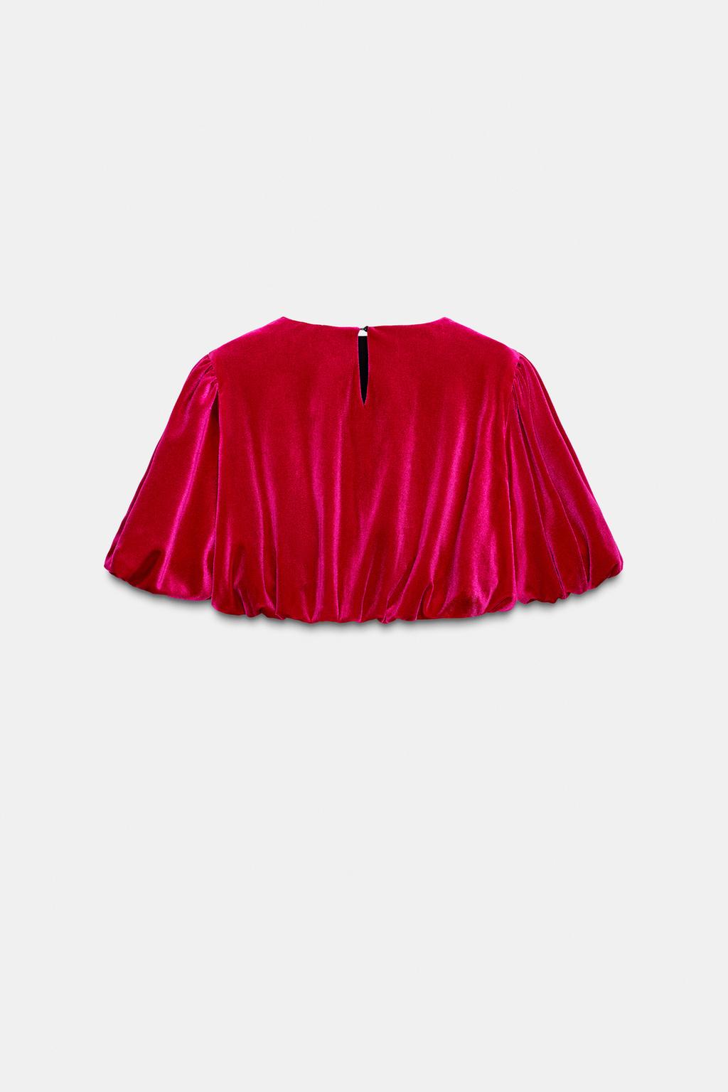 УКОРОЧЕННЫЙ ВЕЛЬВЕТОВЫЙ ТОП ОБЪЕМНОГО КРОЯ