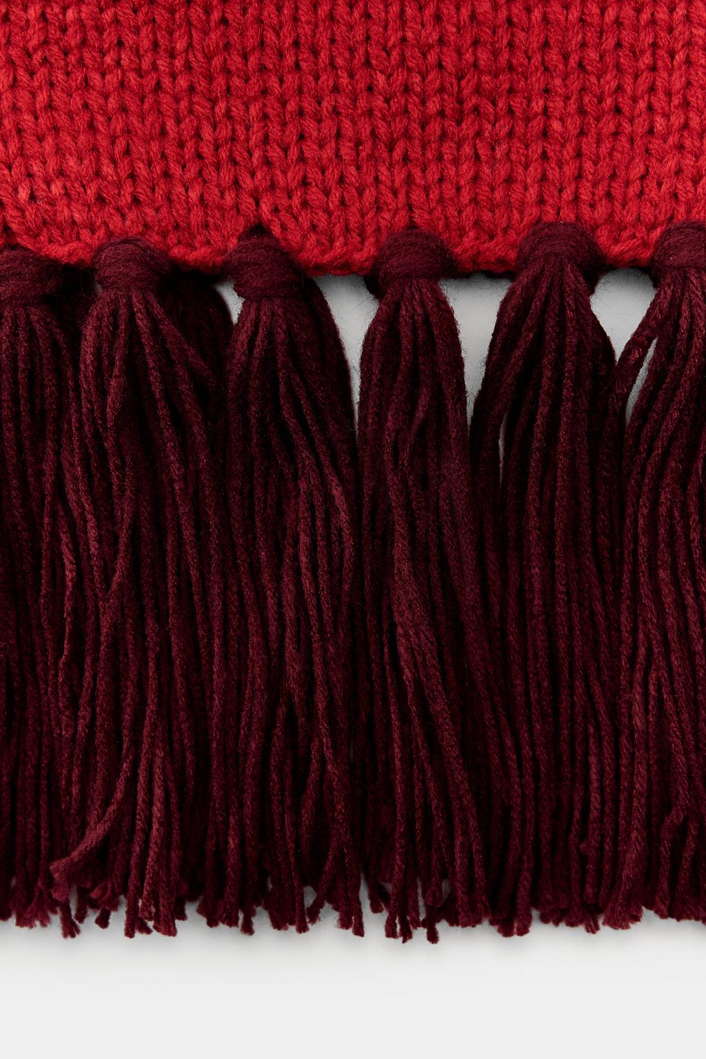 ВЯЗАНЫЙ ШАРФ В ПОЛОСКУ С БАХРОМОЙ