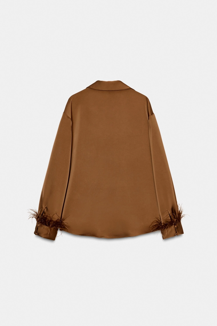 АТЛАСНАЯ БЛУЗА С ПЕРЬЯМИ