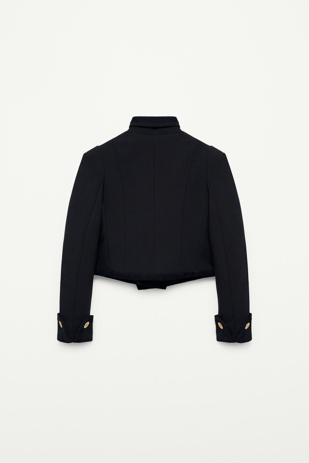 КОРОТКАЯ КУРТКА НА ПУГОВИЦАХ — THE ITEM ZARA WOMAN