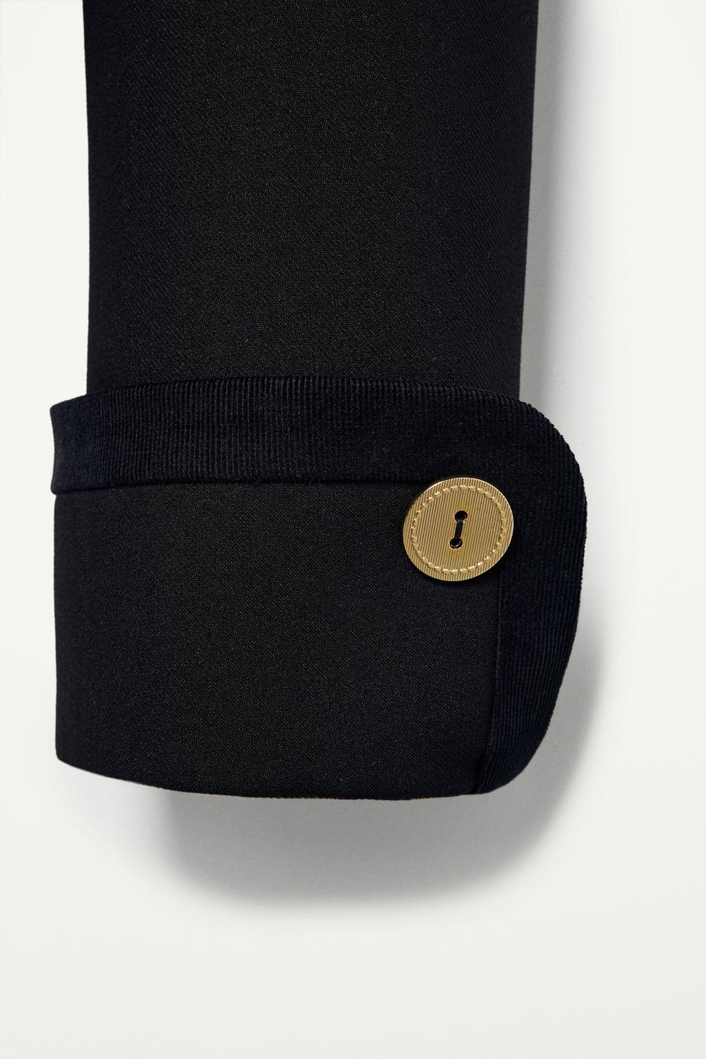 КОРОТКАЯ КУРТКА НА ПУГОВИЦАХ — THE ITEM ZARA WOMAN