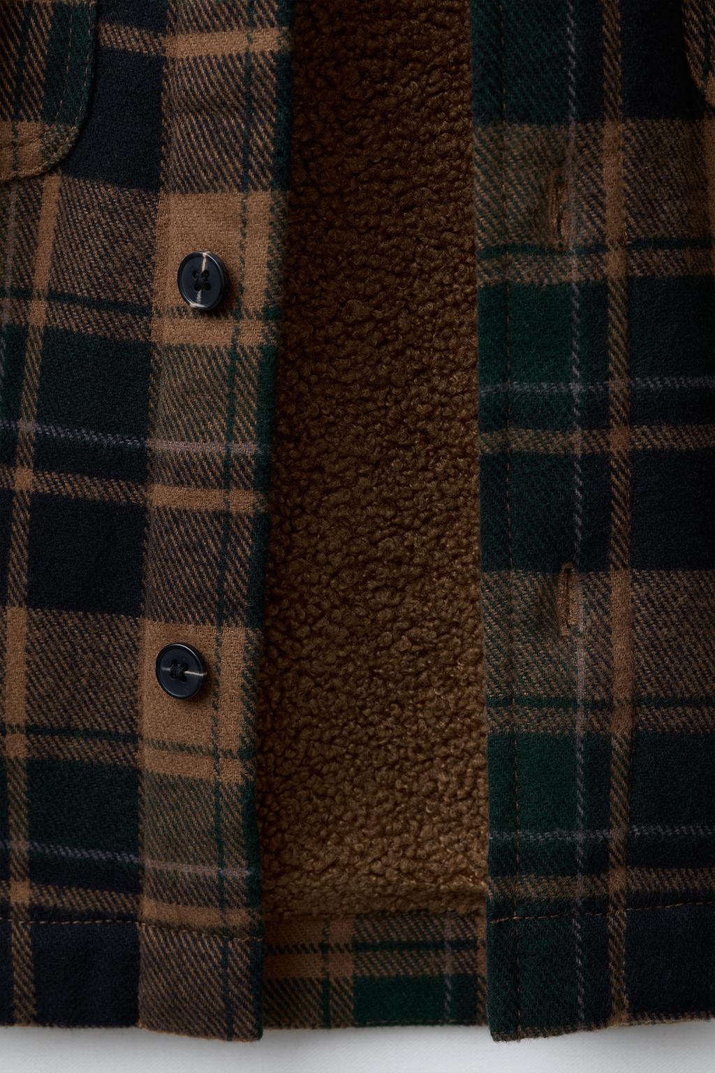 КУРТКА-РУБАШКА В КЛЕТКУ ИЗ ОВЧИНЫ СО СЪЕМНЫМ КАПЮШОНОМ