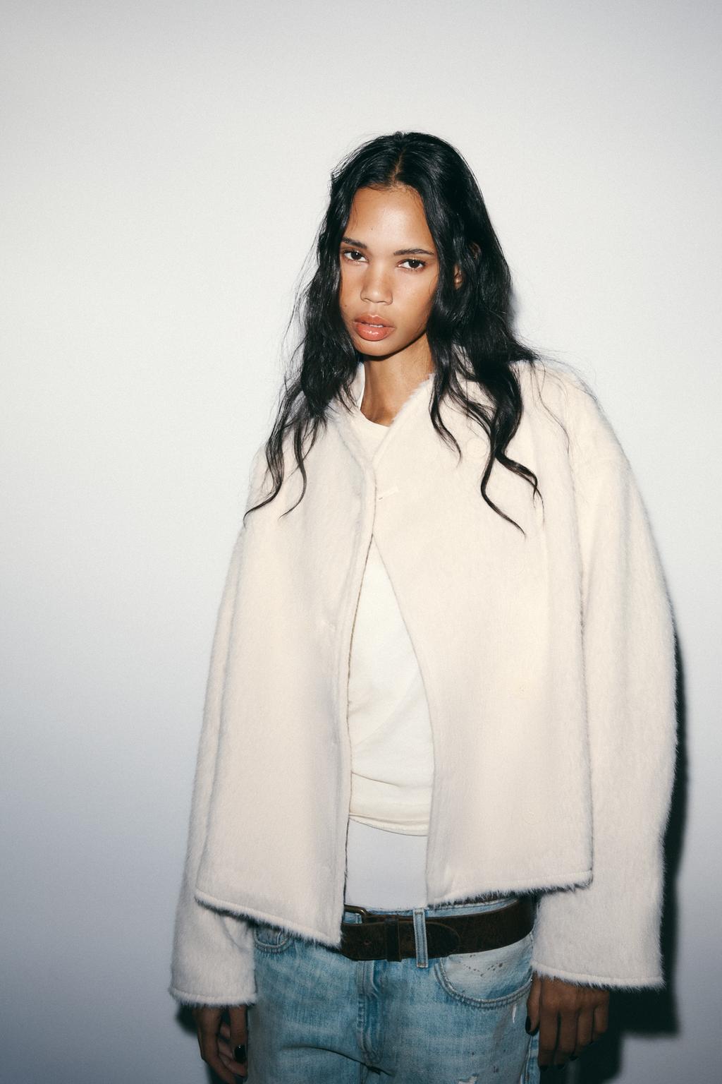 КУРТКА ИЗ ИСКУССТВЕННОГО МЕХА С ЗАПАХОМ