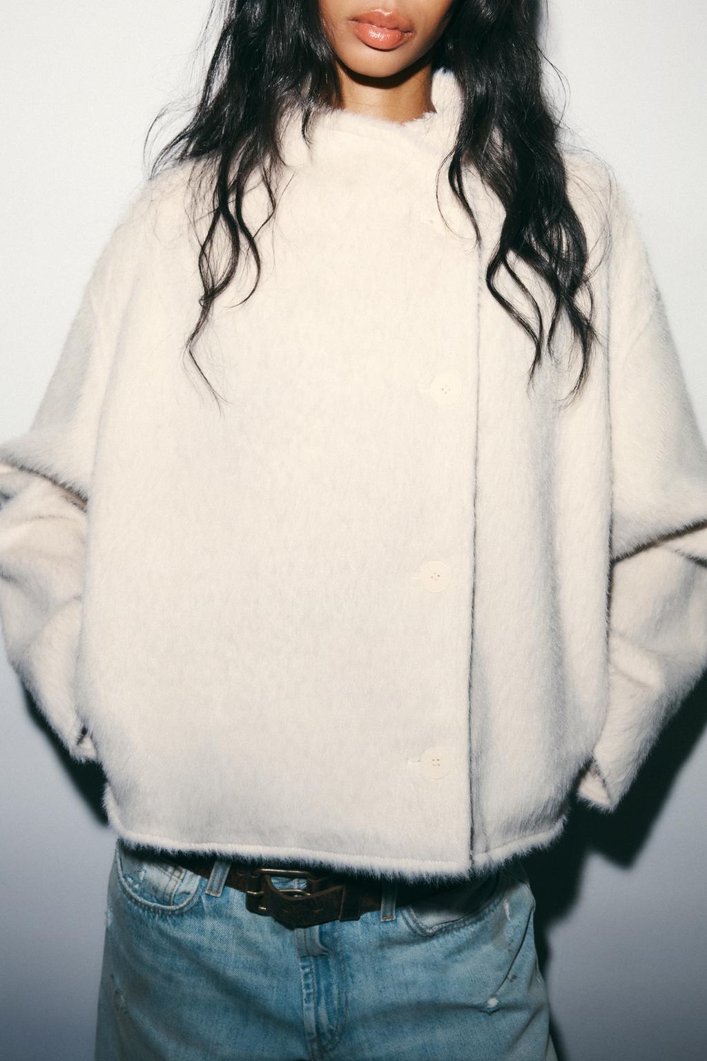 КУРТКА ИЗ ИСКУССТВЕННОГО МЕХА С ЗАПАХОМ