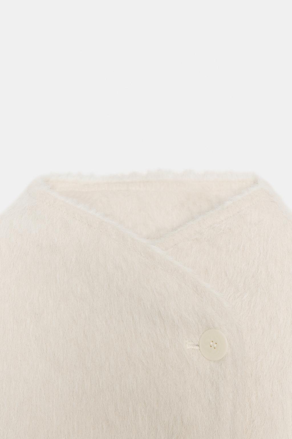 КУРТКА ИЗ ИСКУССТВЕННОГО МЕХА С ЗАПАХОМ