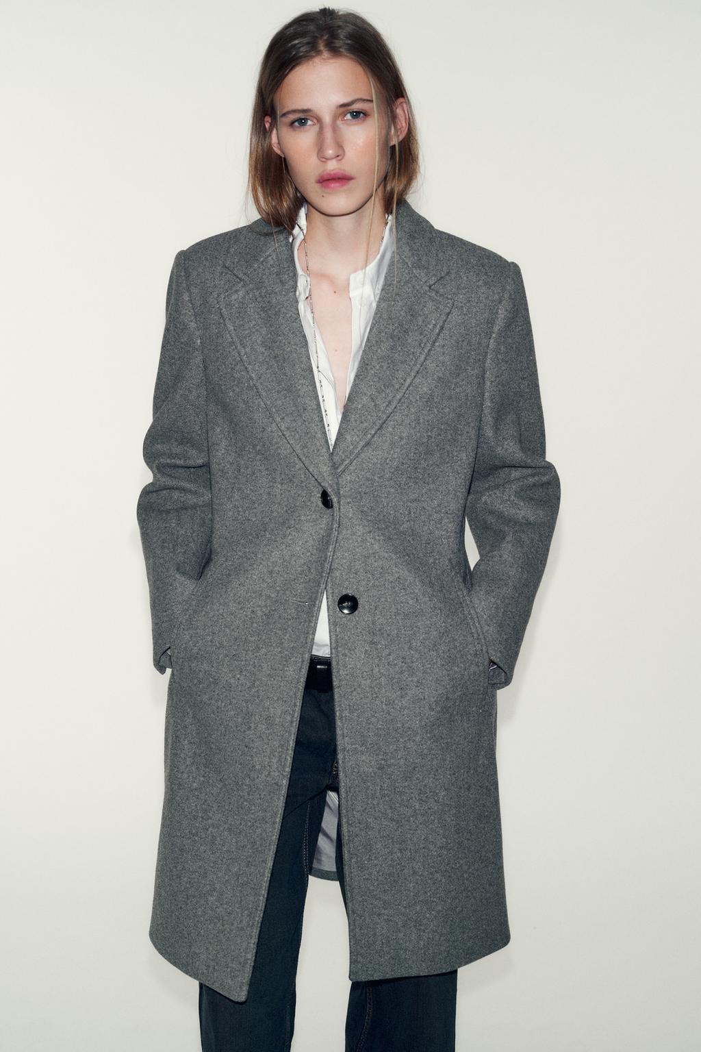 МЯГКОЕ ПАЛЬТО С ПОДПЛЕЧНИКАМИ