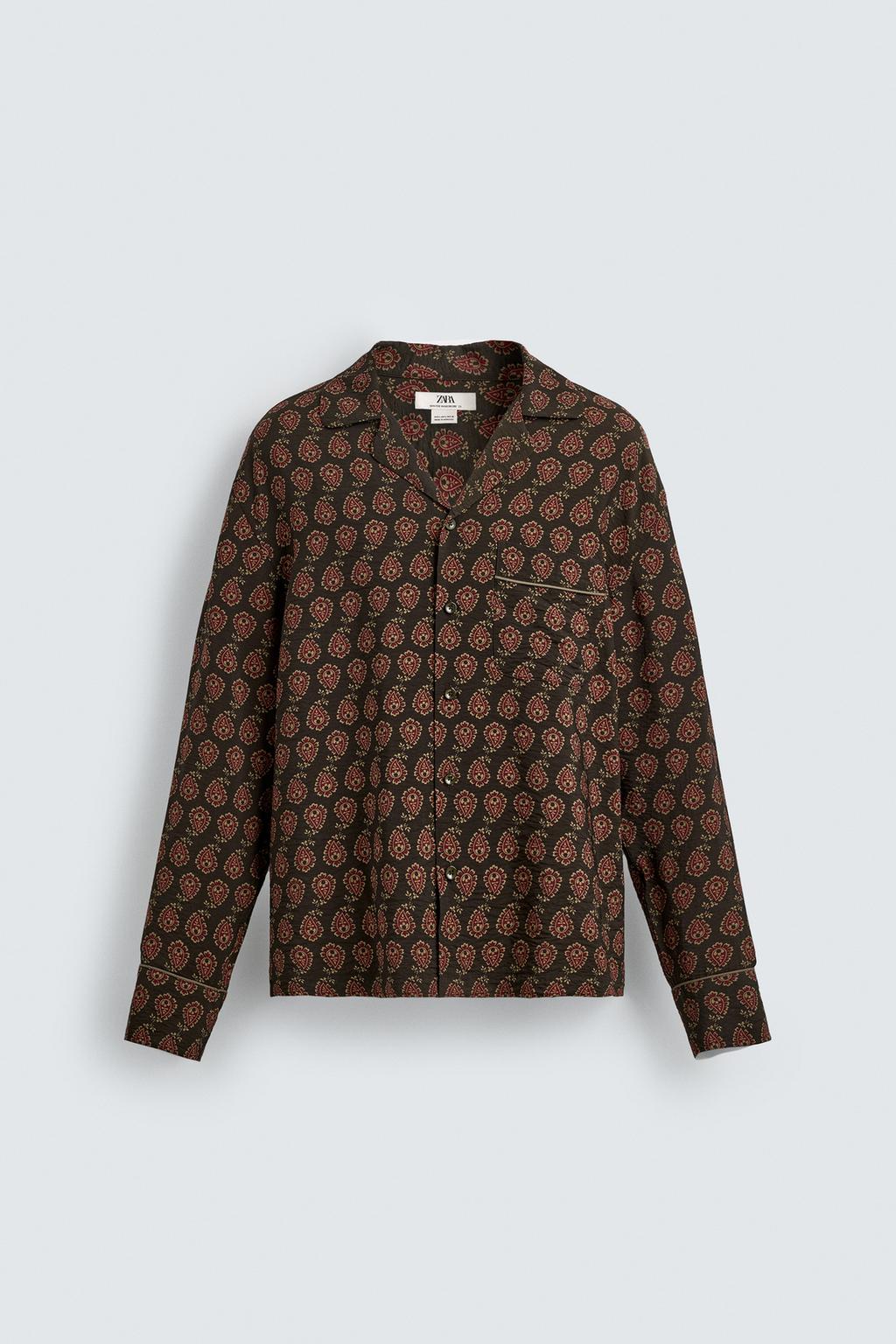 РУБАШКА СТРУЯЩЕГОСЯ ПОКРОЯ С ПРИНТОМ ПЕЙСЛИ