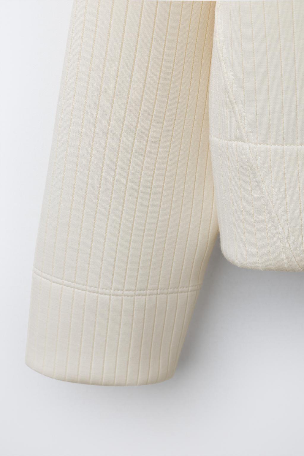 ТОЛСТОВКА С НАДПИСЬЮ И МОДАЛОМ