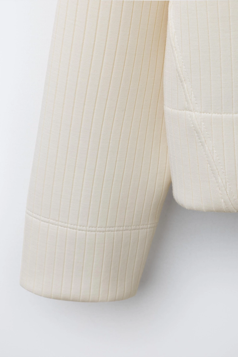 ТОЛСТОВКА С НАДПИСЬЮ И МОДАЛОМ