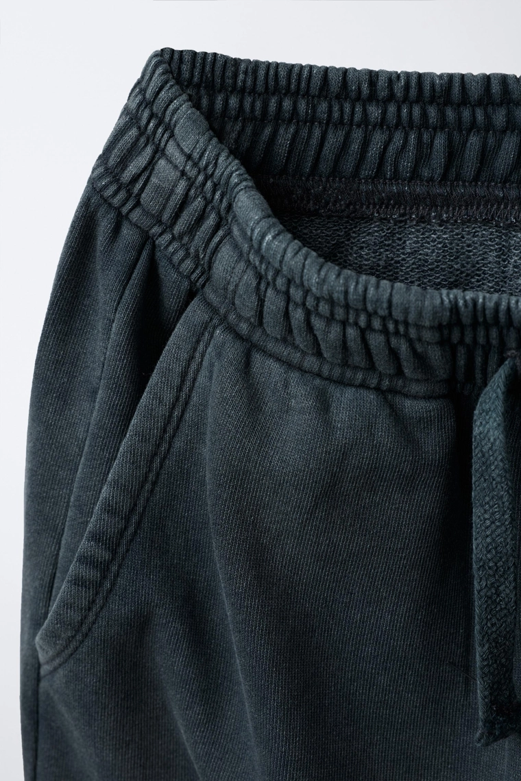 БРЮКИ WIDE LEG С ЭФФЕКТОМ ПОТЕРТОСТИ, ЗВЕЗДАМИ И ЗАКЛЕПКАМИ