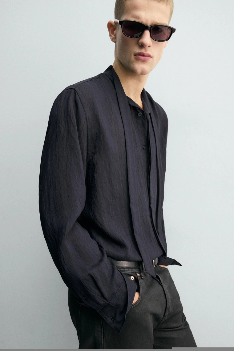 РУБАШКА ИЗ СТРУЯЩЕЙСЯ ТКАНИ С БАНТОМ