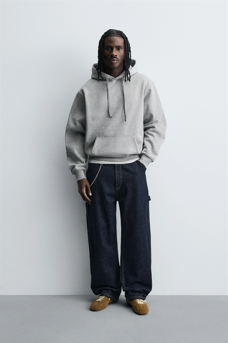 ХУДИ С КАПЮШОНОМ ИЗ СТРУКТУРНОГО МАТЕРИАЛА