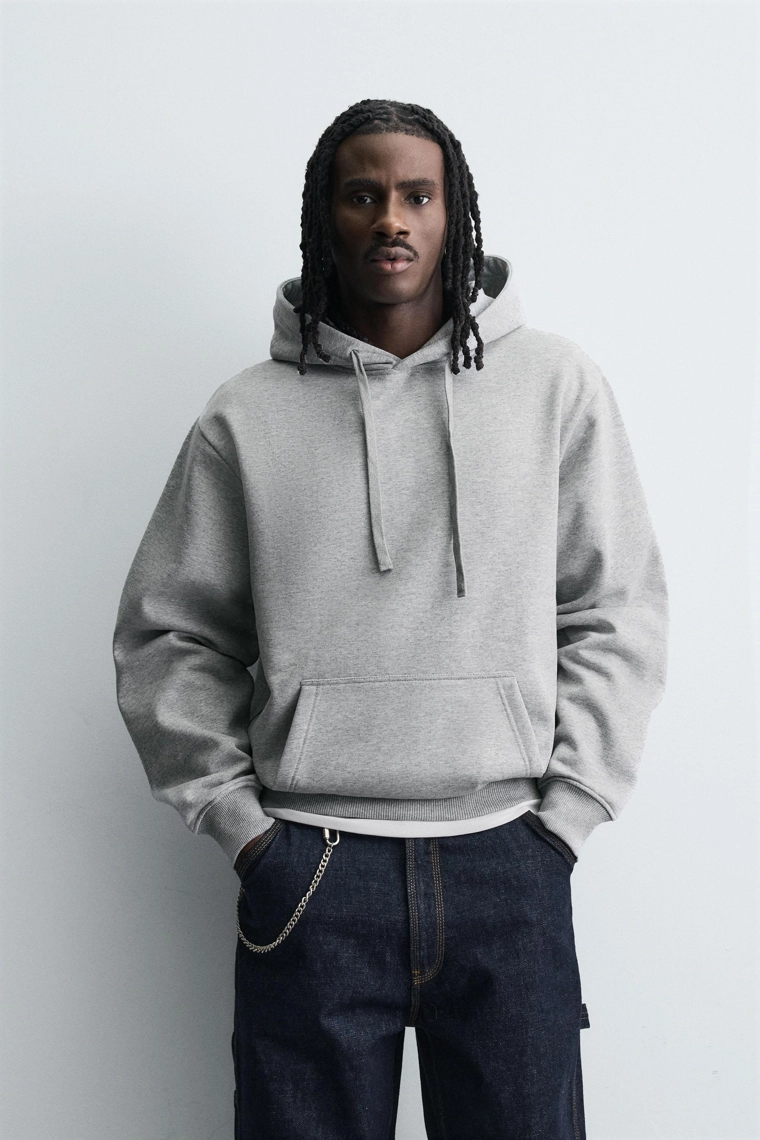 ХУДИ С КАПЮШОНОМ ИЗ СТРУКТУРНОГО МАТЕРИАЛА