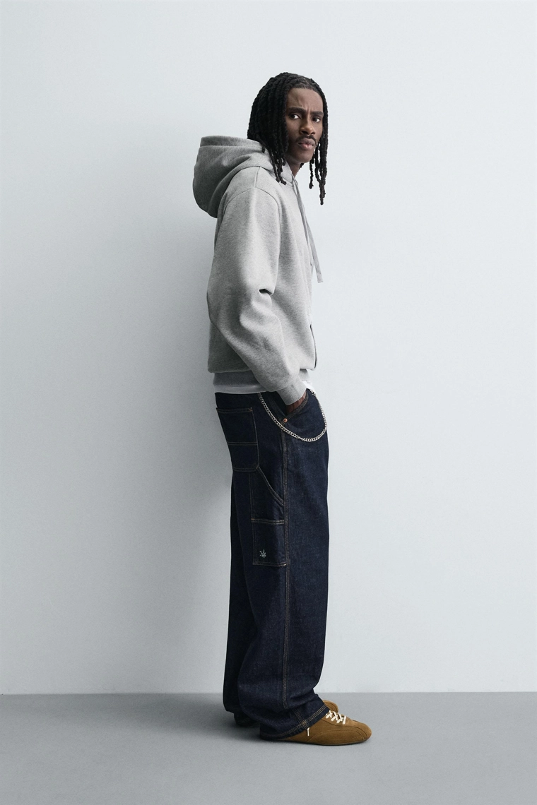 ХУДИ С КАПЮШОНОМ ИЗ СТРУКТУРНОГО МАТЕРИАЛА