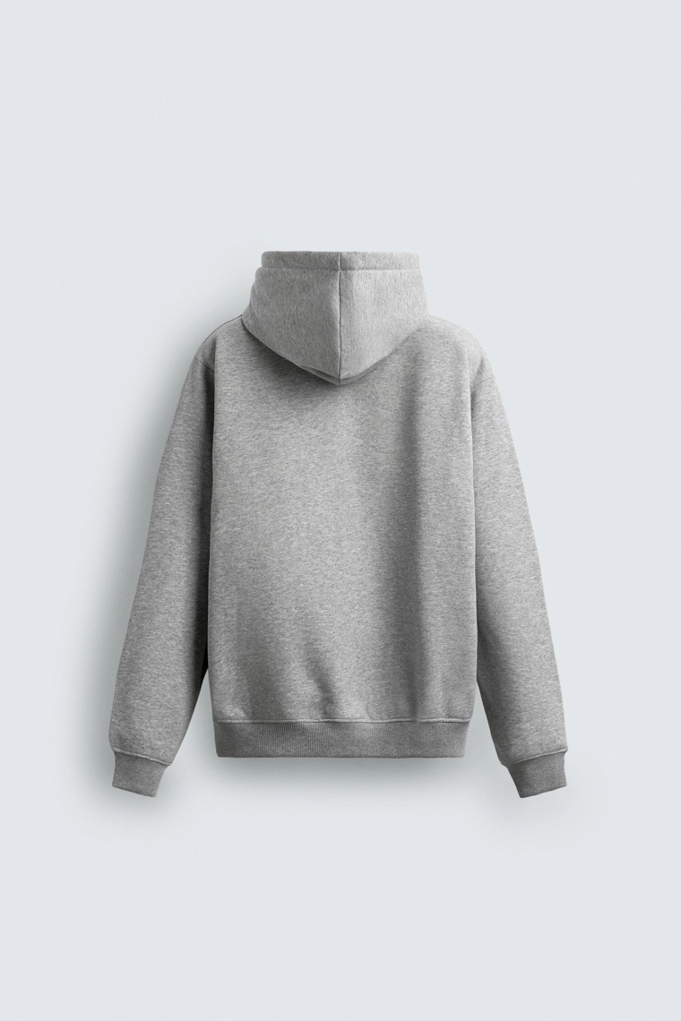 ХУДИ С КАПЮШОНОМ ИЗ СТРУКТУРНОГО МАТЕРИАЛА