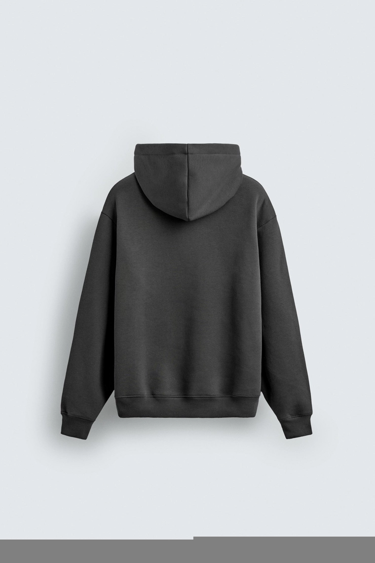 ХУДИ С КАПЮШОНОМ ИЗ СТРУКТУРНОГО МАТЕРИАЛА