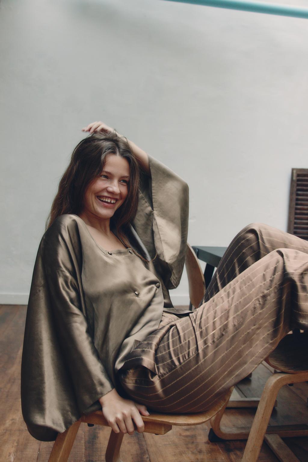 БРЮКИ В ПИЖАМНОМ СТИЛЕ В ПОЛОСКУ