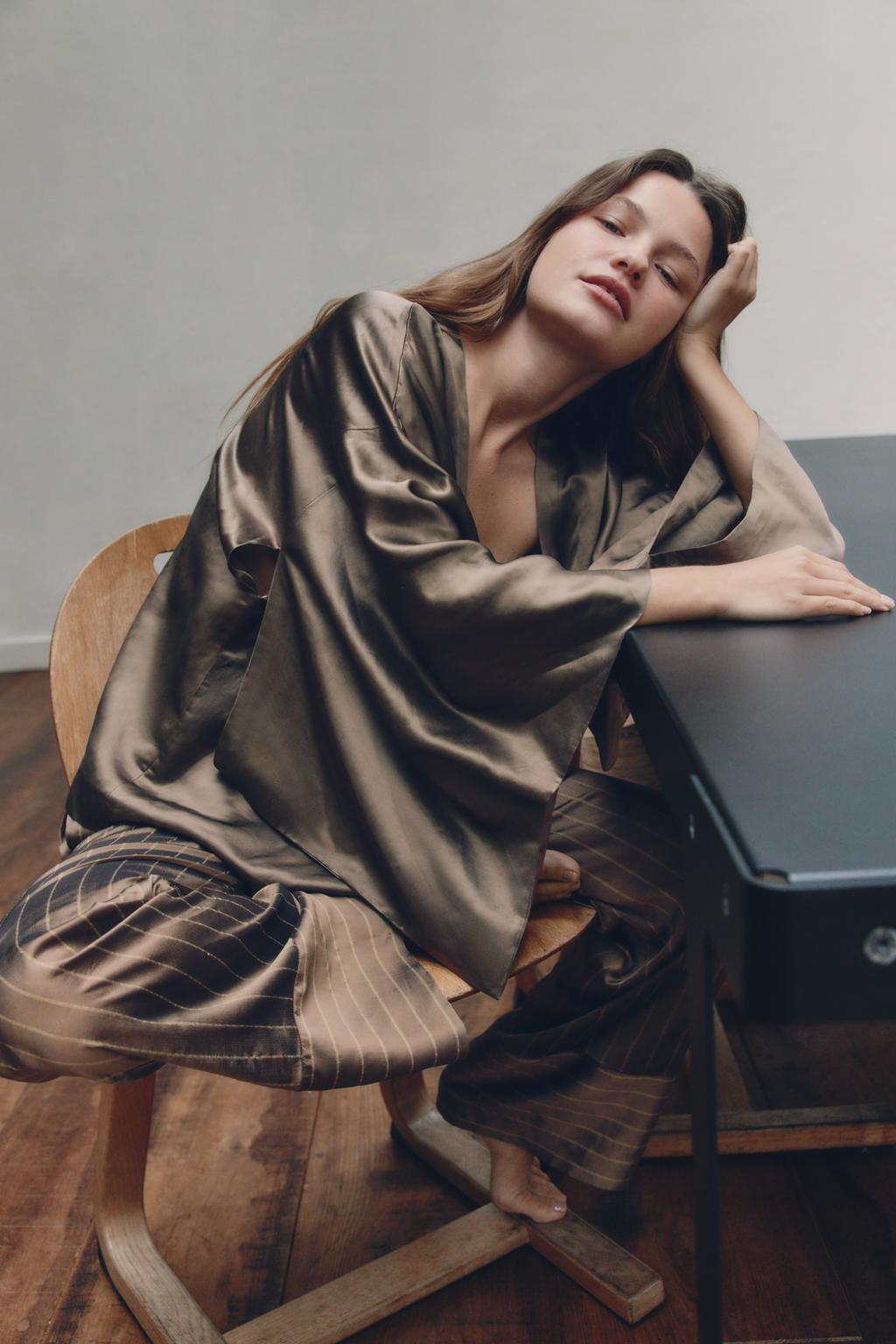 РУБАШКА С ЗАПАХОМ И ЛЬНОМ