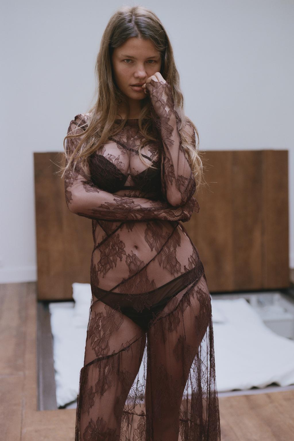 КРУЖЕВНОЕ ПЛАТЬЕ МИДИ