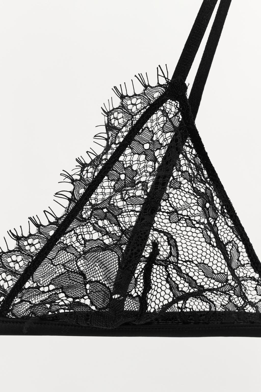 КРУЖЕВНОЙ БЮСТГАЛЬТЕР С ТРЕУГОЛЬНЫМИ ЧАШКАМИ