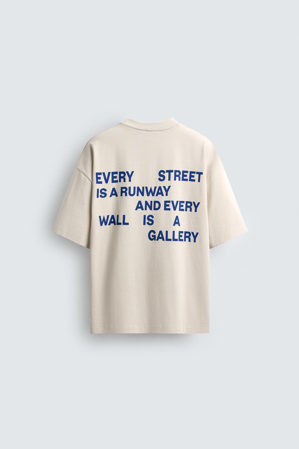 ФУТБОЛКА С КОНТРАСТНЫМ ПРИНТОМ