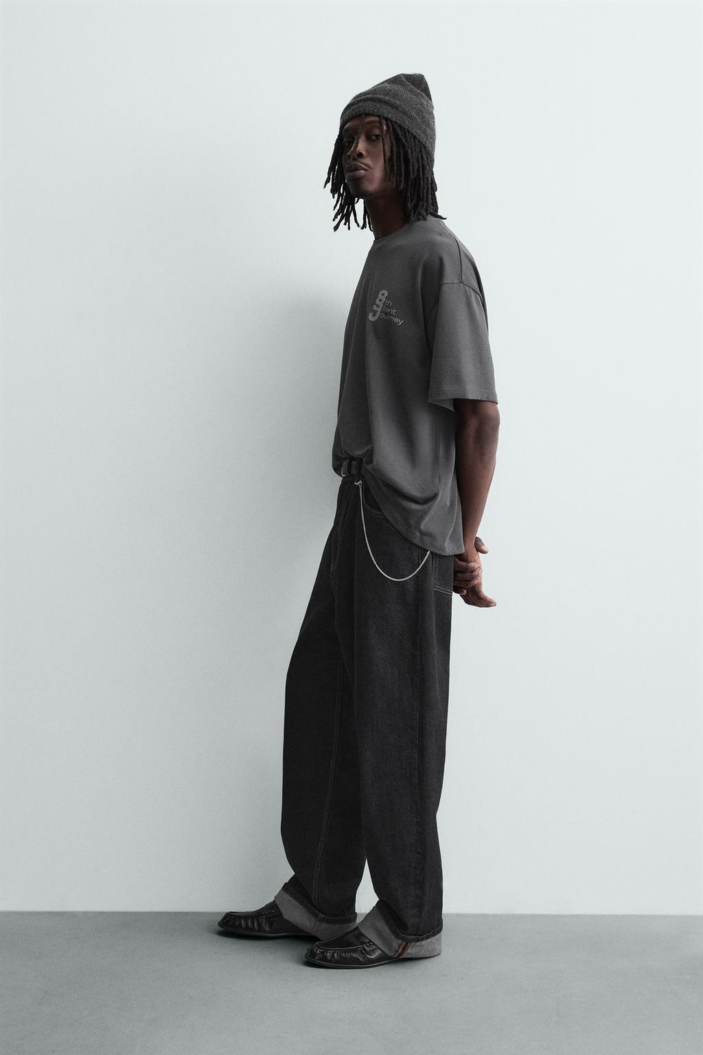 ФУТБОЛКА С КОНТРАСТНЫМ ПРИНТОМ