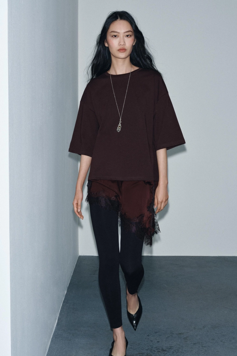 КОМБИНИРОВАННАЯ ФУТБОЛКА С КРУЖЕВОМ