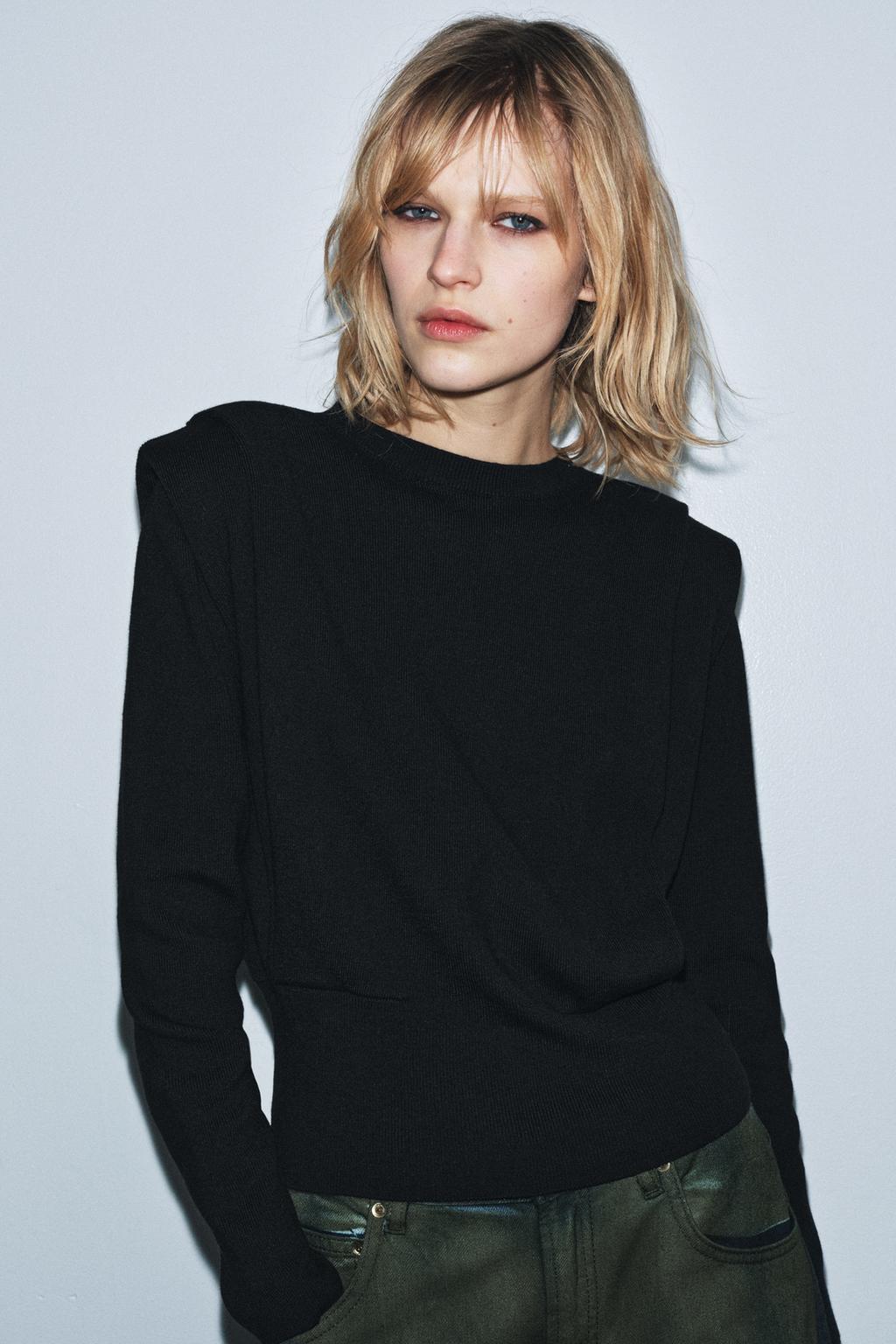 ВЯЗАНЫЙ СВИТЕР С ПОГОНАМИ