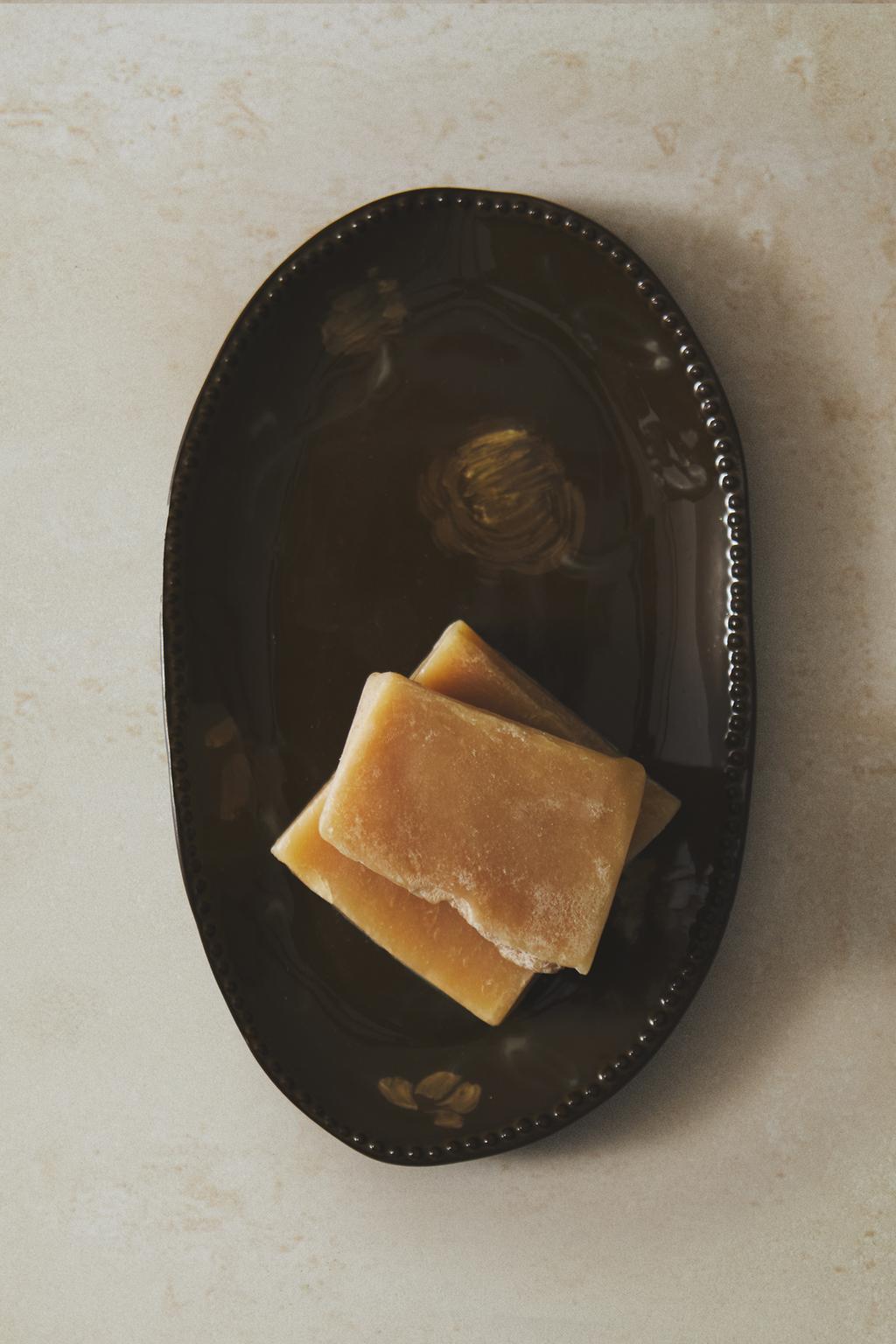 Маленькая осенняя ванная тарелка