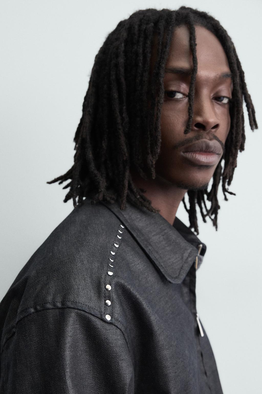 КУРТКА СВОБОДНОГО КРОЯ С ЗАКЛЕПКАМИ