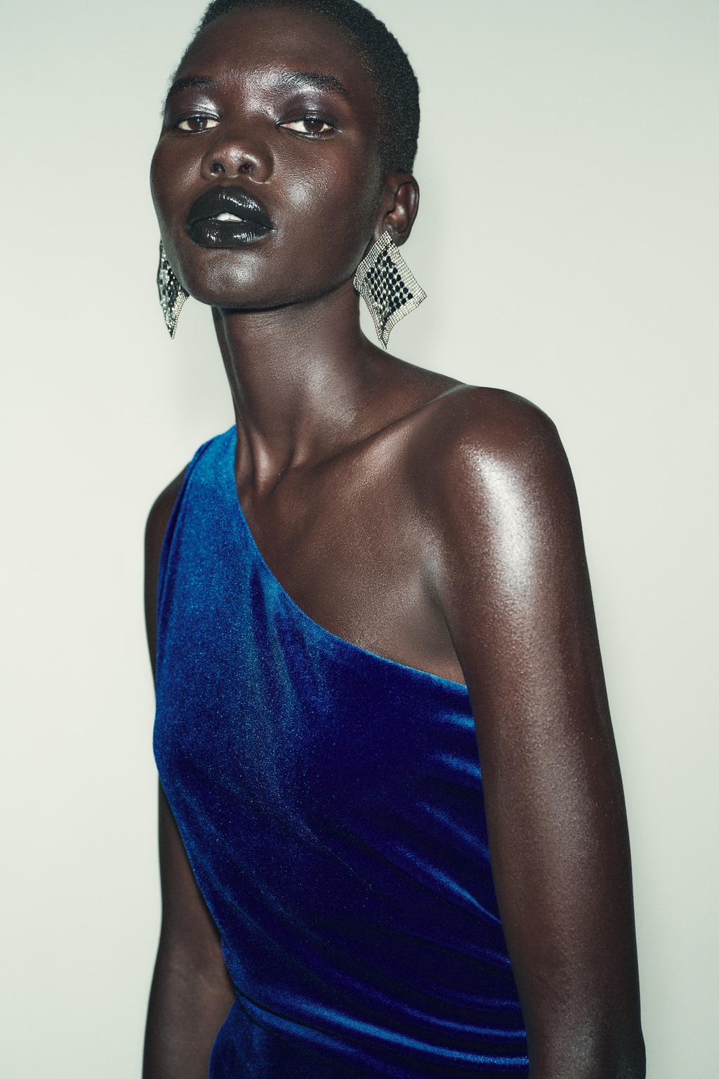 БАРХАТНОЕ ПЛАТЬЕ МИДИ АСИММЕТРИЧНОГО КРОЯ