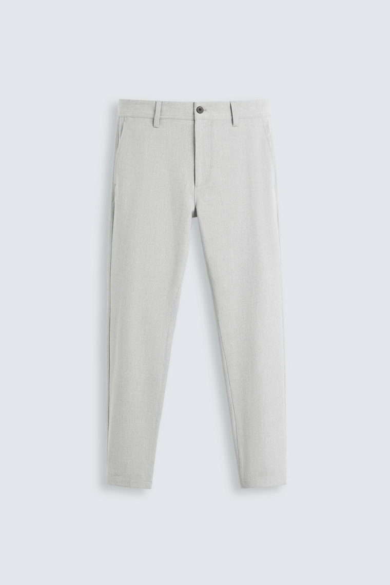 БРЮКИ КОМФОРТНОЙ ПОСАДКИ ИЗ РЕЛЬЕФНОЙ ТКАНИ