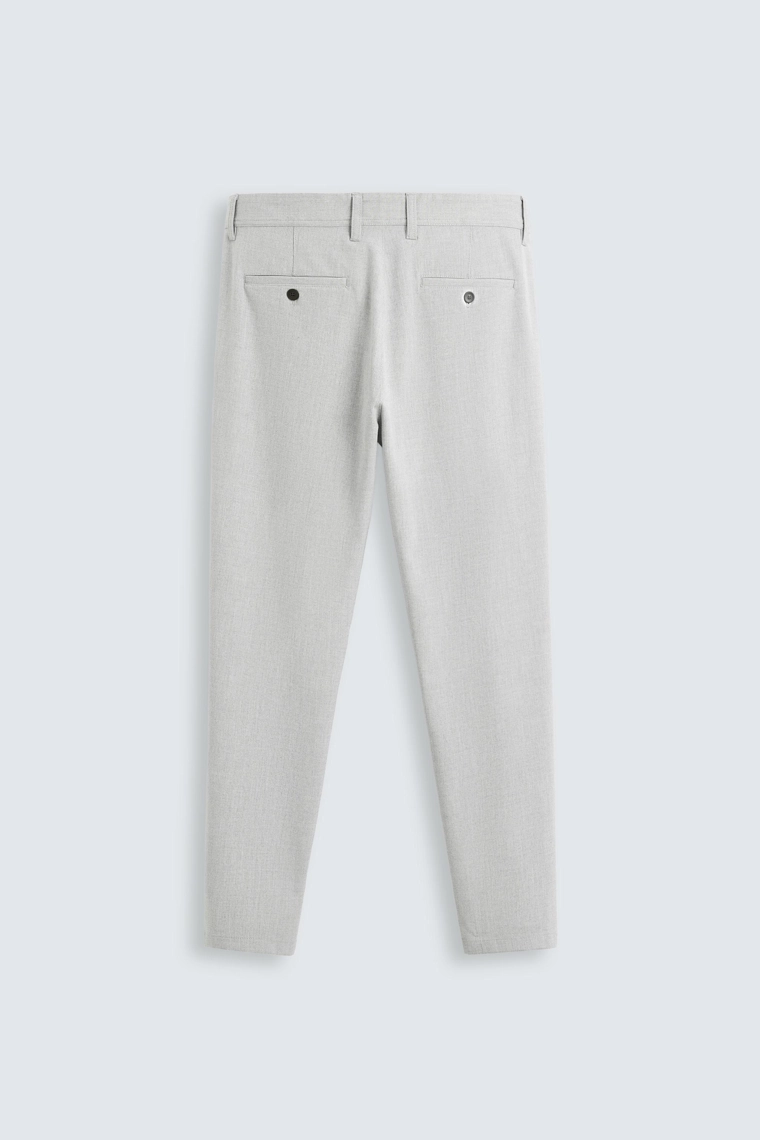 БРЮКИ КОМФОРТНОЙ ПОСАДКИ ИЗ РЕЛЬЕФНОЙ ТКАНИ