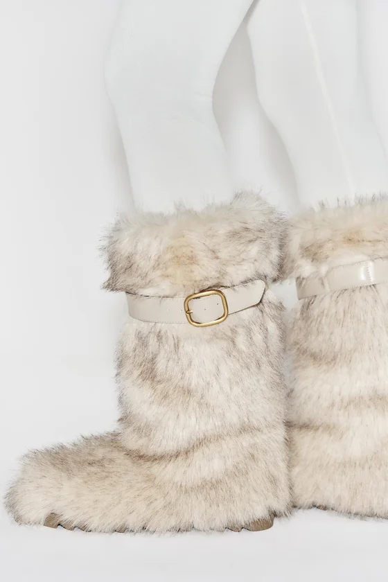 САПОГИ ИЗ ИСКУССТВЕННОГО МЕХА С РЕМЕШКОМ — SKI COLLECTION