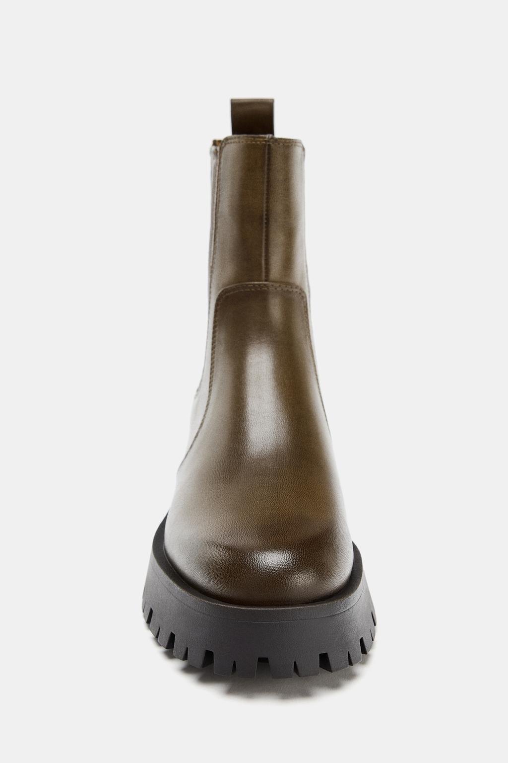 БОТИНКИ НА РИФЛЕНОЙ ПОДОШВЕ С ЭФФЕКТОМ ПОТЕРТОСТИ