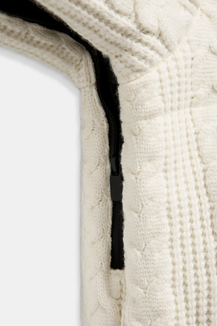 ПУХОВИК ИЗ ИСКУССТВЕННОЙ ОВЧИНЫ HEIQ XREFLEX™ С ТЕХНОЛОГИЕЙ RECCO® — SKI COLLECTION