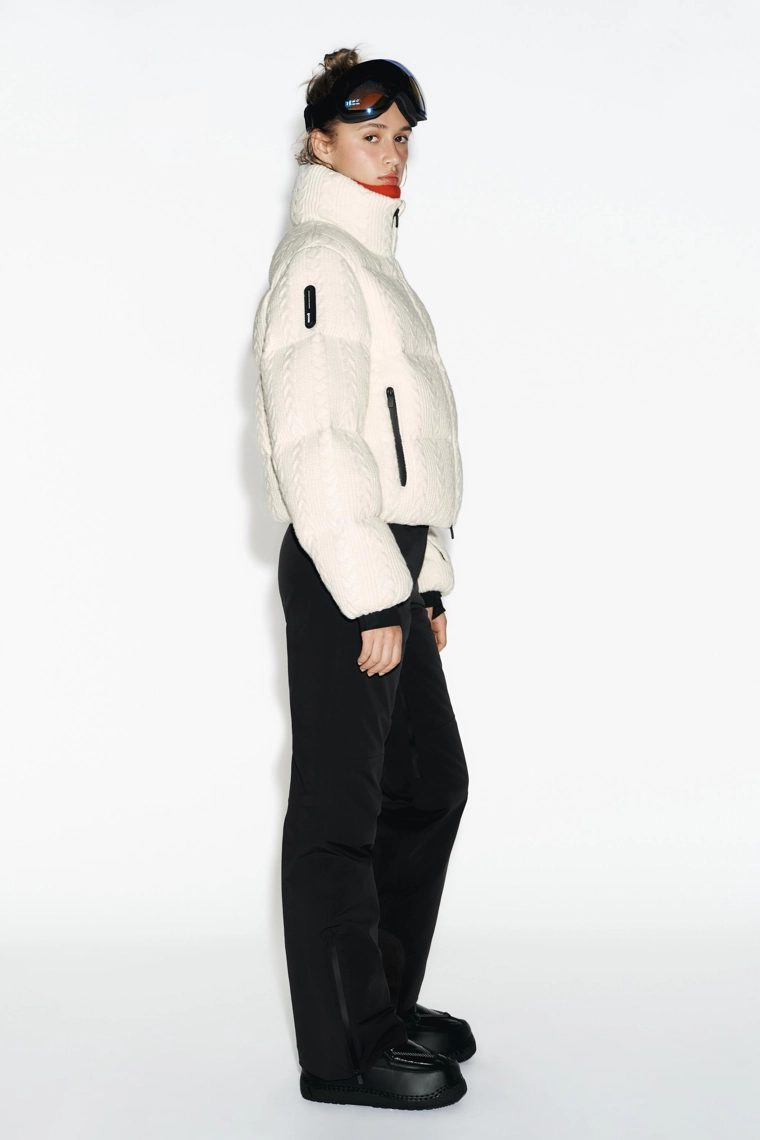 ПУХОВИК ИЗ ИСКУССТВЕННОЙ ОВЧИНЫ HEIQ XREFLEX™ С ТЕХНОЛОГИЕЙ RECCO® — SKI COLLECTION