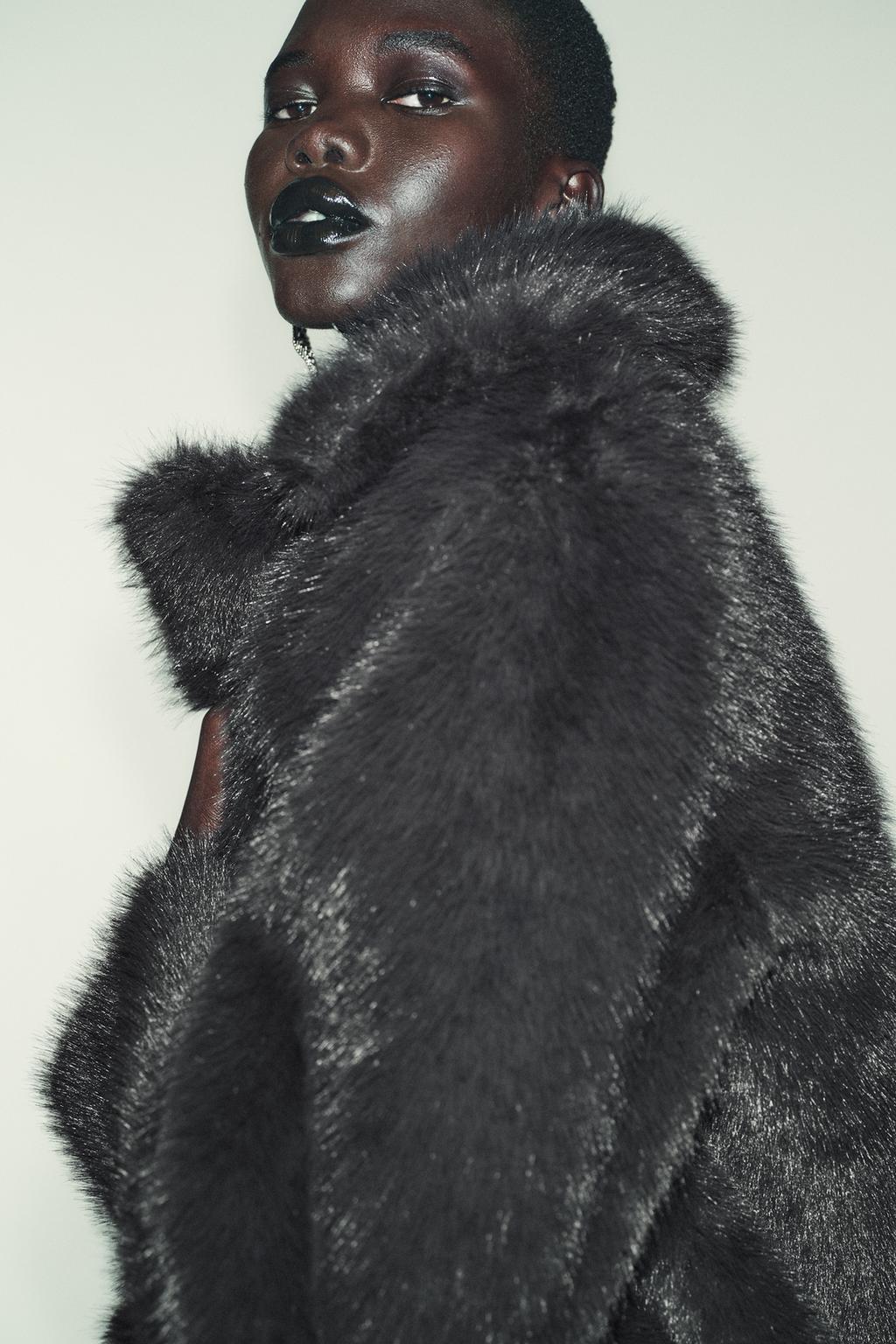 ДВУСТОРОННЕЕ КОРОТКОЕ ПАЛЬТО ИЗ ИСКУССТВЕННОГО МЕХА