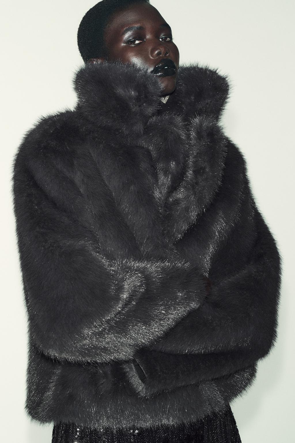 ДВУСТОРОННЕЕ КОРОТКОЕ ПАЛЬТО ИЗ ИСКУССТВЕННОГО МЕХА