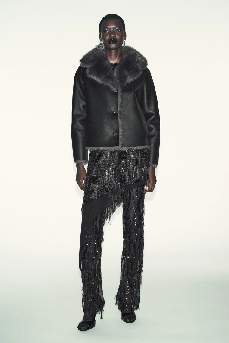 ДВУСТОРОННЕЕ КОРОТКОЕ ПАЛЬТО ИЗ ИСКУССТВЕННОГО МЕХА